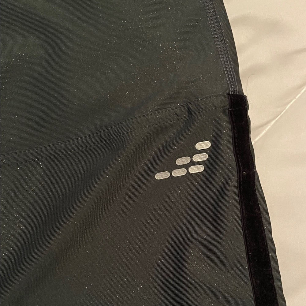 green / black High-Waisted Leggings - Picture 3 of 6